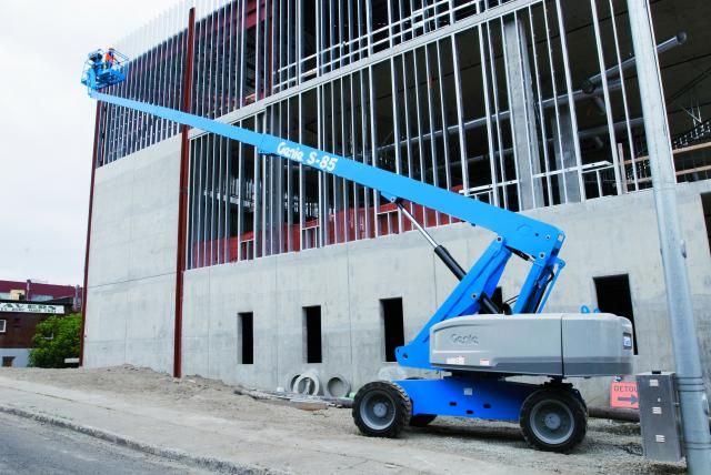 Telescopic Boom Lift - Straight Reach Aerial Platform for High Elevation Work